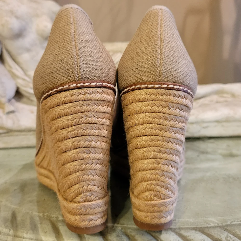 Tory Burch Gold Metalic Canvas Jakie Peep Toe Espidrilles in 8.5. #120